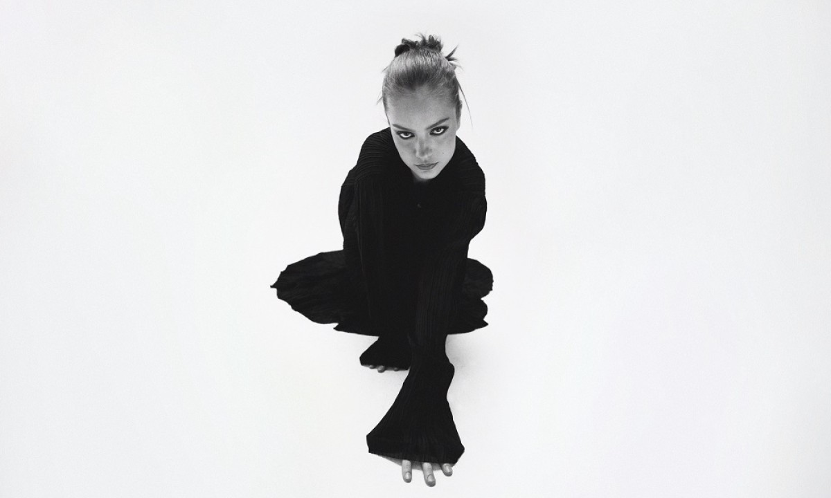 Thumbnail for Amilli kündigt Debütalbum „SOAMI“ für den 12.05.2023 an